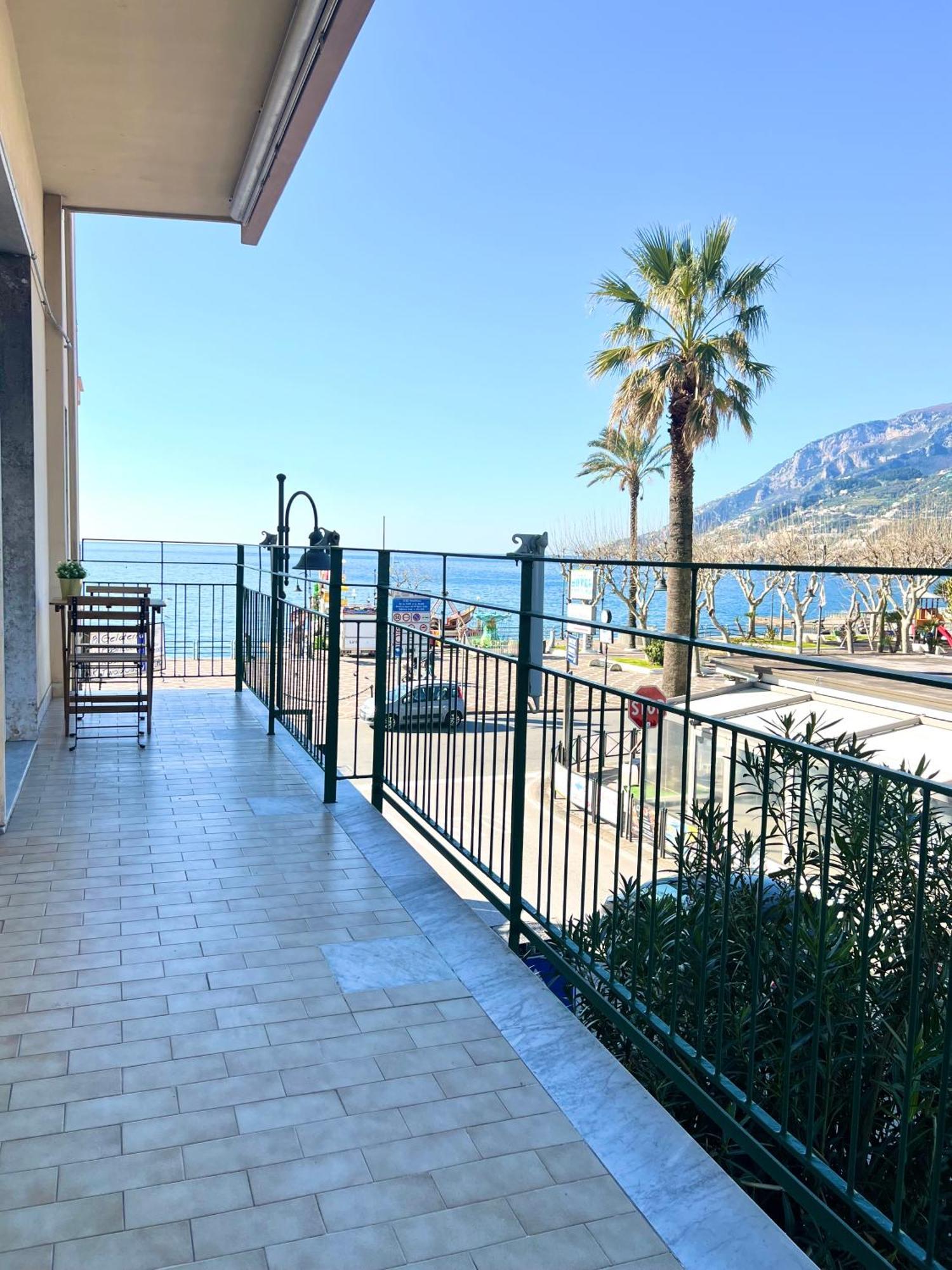 La Casa Lungo Il Mare Lägenhet Maiori Exteriör bild